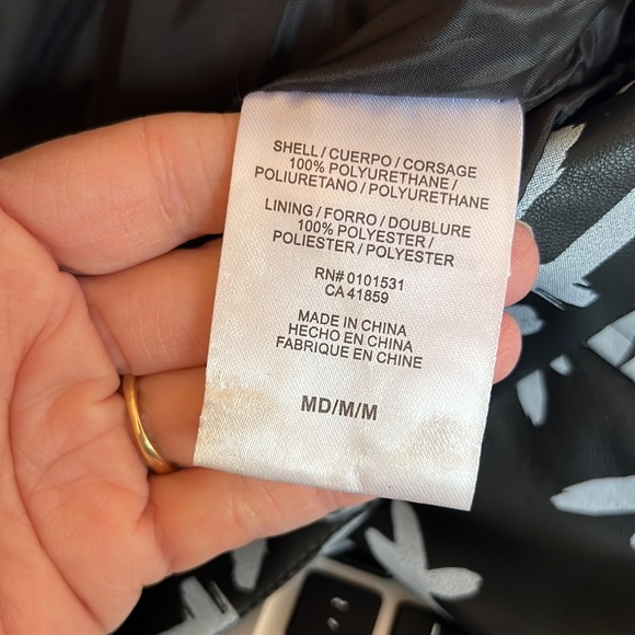 GIRL DISNEY DESCENDANT 3 MOTO JACKET black zipper sz M 54.00 MSRP D SIGNED - Picture 6 of 10